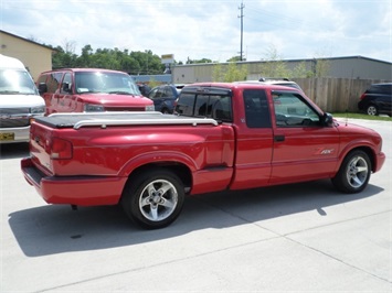 2003 GMC Sonoma SLS   - Photo 6 - Cincinnati, OH 45255