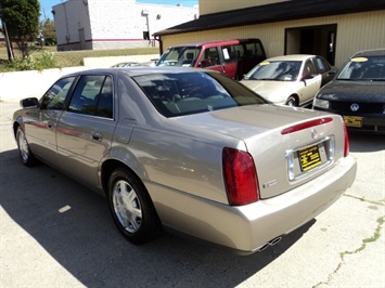 2004 Cadillac DeVille   - Photo 4 - Cincinnati, OH 45255