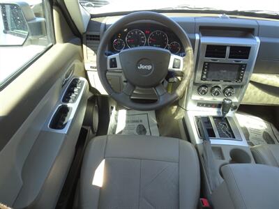 2010 Jeep Liberty Limited  3.7L V6 4X4 - Photo 9 - Cincinnati, OH 45255