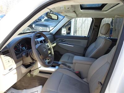 2010 Jeep Liberty Limited  3.7L V6 4X4 - Photo 10 - Cincinnati, OH 45255