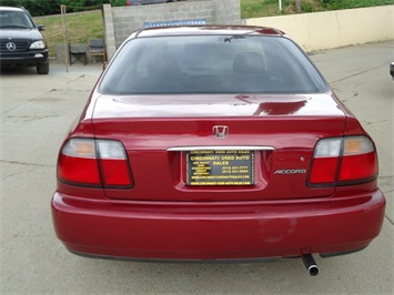 1996 Honda Accord   - Photo 5 - Cincinnati, OH 45255