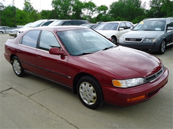 1996 Honda Accord   - Photo 1 - Cincinnati, OH 45255