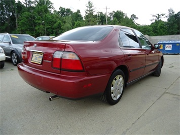 1996 Honda Accord   - Photo 13 - Cincinnati, OH 45255