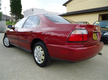 1996 Honda Accord   - Photo 12 - Cincinnati, OH 45255