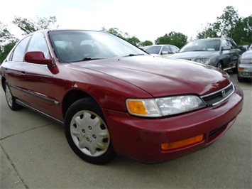 1996 Honda Accord   - Photo 10 - Cincinnati, OH 45255