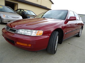 1996 Honda Accord   - Photo 11 - Cincinnati, OH 45255