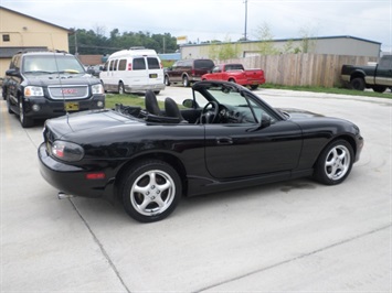 2002 Mazda MX-5 Miata LS   - Photo 6 - Cincinnati, OH 45255