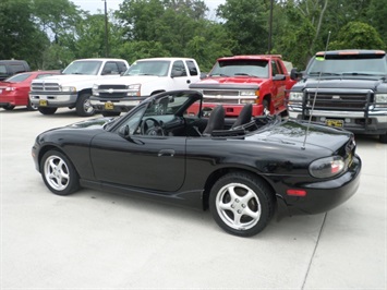 2002 Mazda MX-5 Miata LS   - Photo 4 - Cincinnati, OH 45255