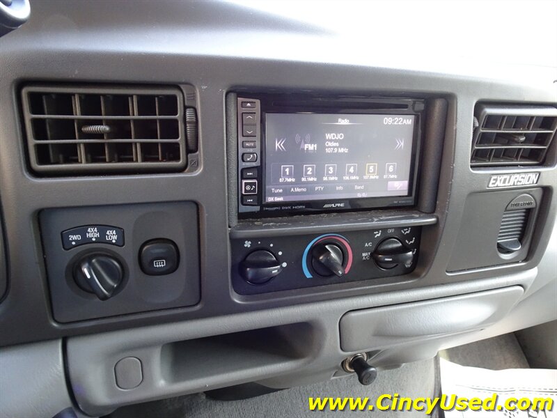 2002 Ford Excursion XLT - Photo 21 - Cincinnati, OH 45255
