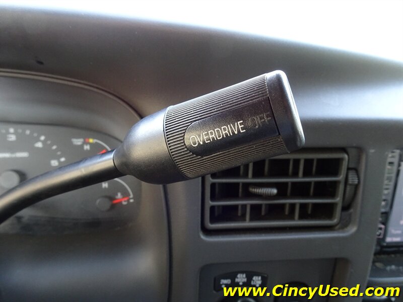 2002 Ford Excursion XLT - Photo 22 - Cincinnati, OH 45255