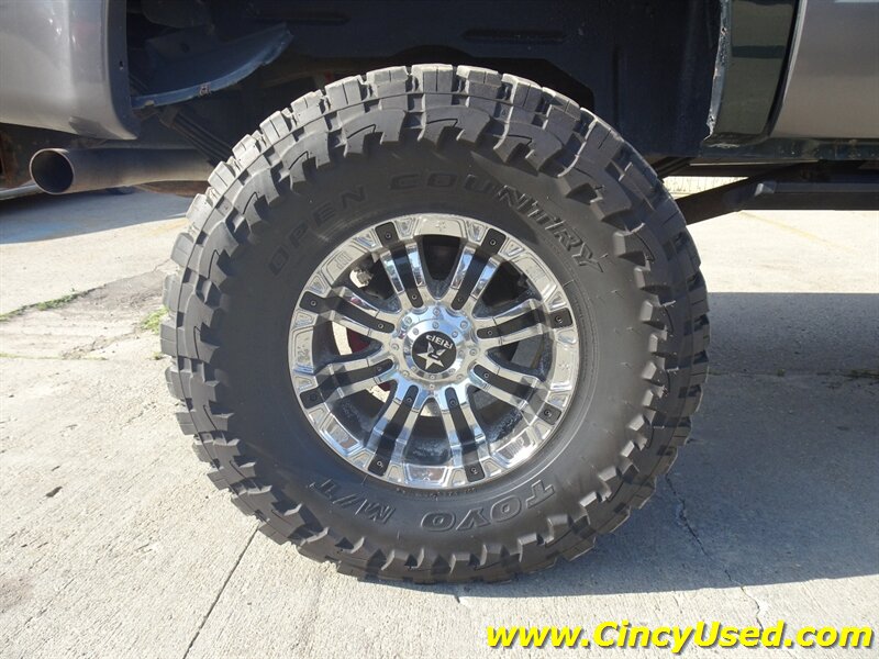 2002 Ford Excursion XLT - Photo 33 - Cincinnati, OH 45255