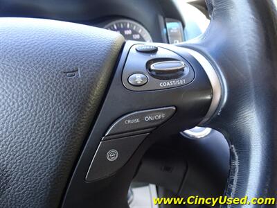 2015 INFINITI Q70 L  5.6L V8 AWD - Photo 25 - Cincinnati, OH 45255