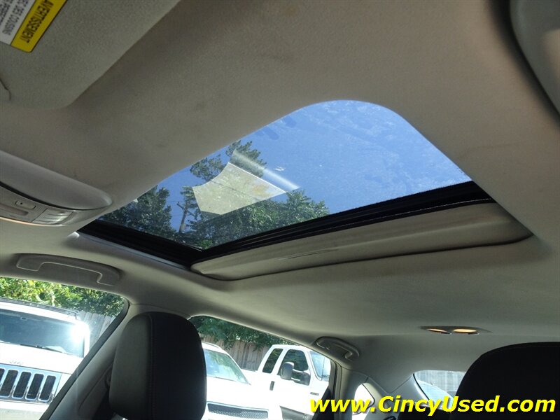 2015 INFINITI Q70 L  5.6L V8 AWD - Photo 26 - Cincinnati, OH 45255