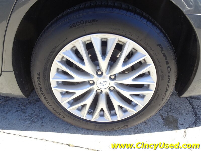 2015 INFINITI Q70 L  5.6L V8 AWD - Photo 32 - Cincinnati, OH 45255