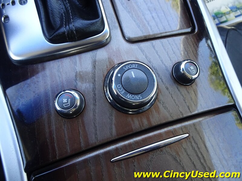 2015 INFINITI Q70 L  5.6L V8 AWD - Photo 17 - Cincinnati, OH 45255