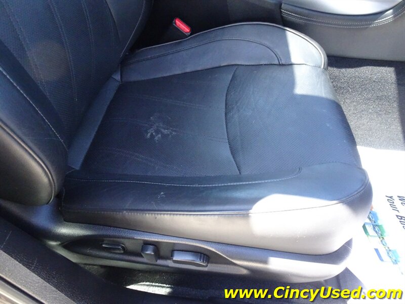 2015 INFINITI Q70 L  5.6L V8 AWD - Photo 28 - Cincinnati, OH 45255