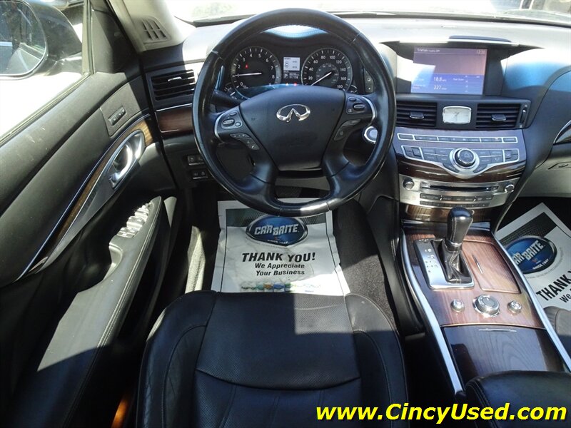 2015 INFINITI Q70 L  5.6L V8 AWD - Photo 10 - Cincinnati, OH 45255
