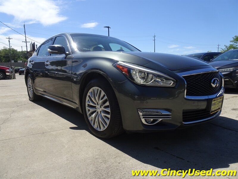 2015 INFINITI Q70 L  5.6L V8 AWD - Photo 4 - Cincinnati, OH 45255