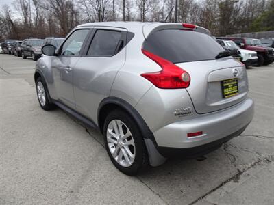 2011 Nissan JUKE SL  1.6L Turbo I4 AWD - Photo 8 - Cincinnati, OH 45255