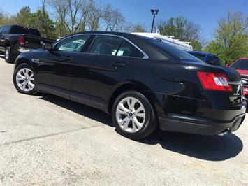 2011 Ford Taurus SEL   - Photo 12 - Cincinnati, OH 45255