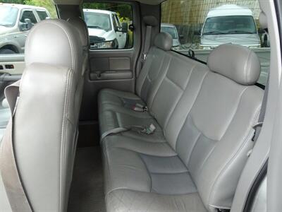 2004 GMC Sierra 1500 Denali  Quadrasteer - Photo 28 - Cincinnati, OH 45255