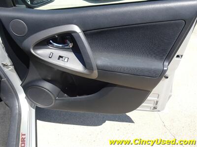 2009 Toyota RAV4 Sport - Photo 29 - Cincinnati, OH 45255