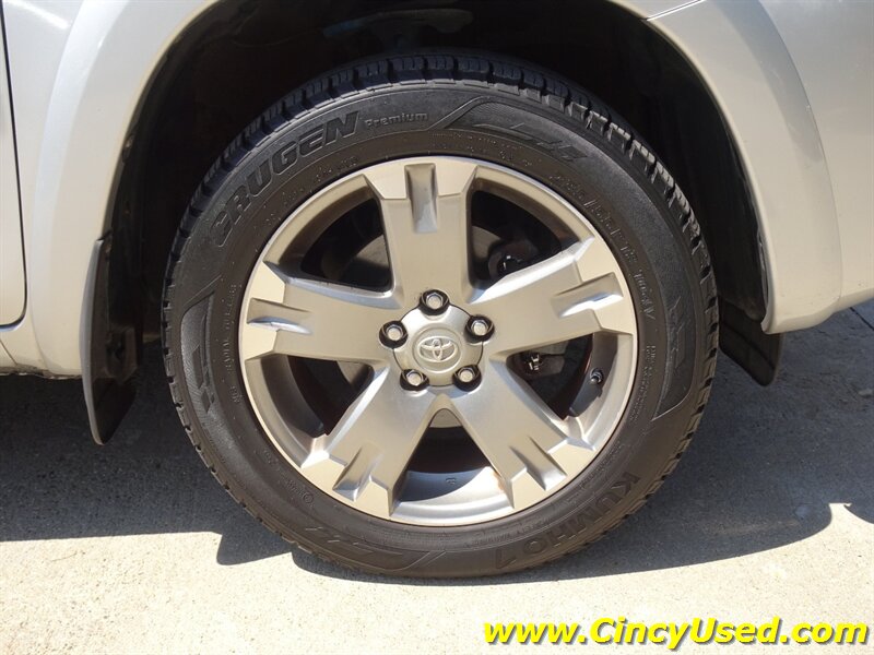 2009 Toyota RAV4 Sport - Photo 33 - Cincinnati, OH 45255
