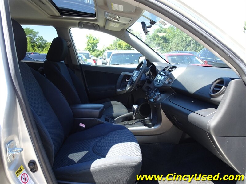 2009 Toyota RAV4 Sport - Photo 16 - Cincinnati, OH 45255