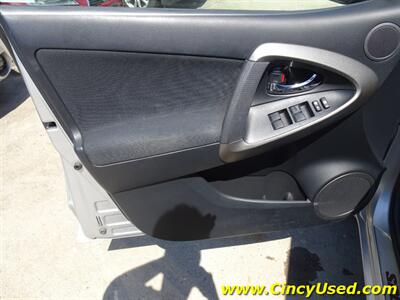 2009 Toyota RAV4 Sport - Photo 28 - Cincinnati, OH 45255
