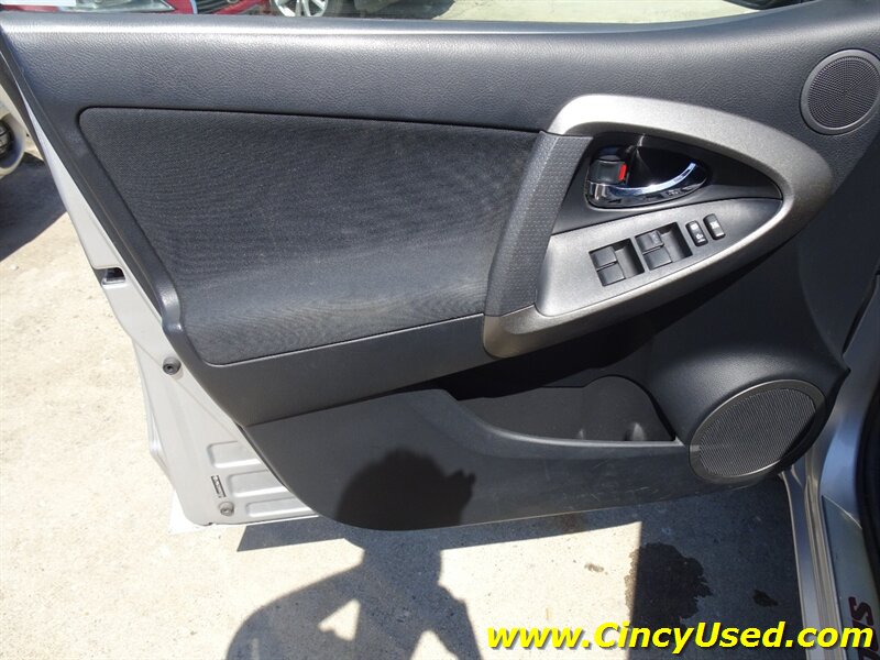 2009 Toyota RAV4 Sport - Photo 28 - Cincinnati, OH 45255