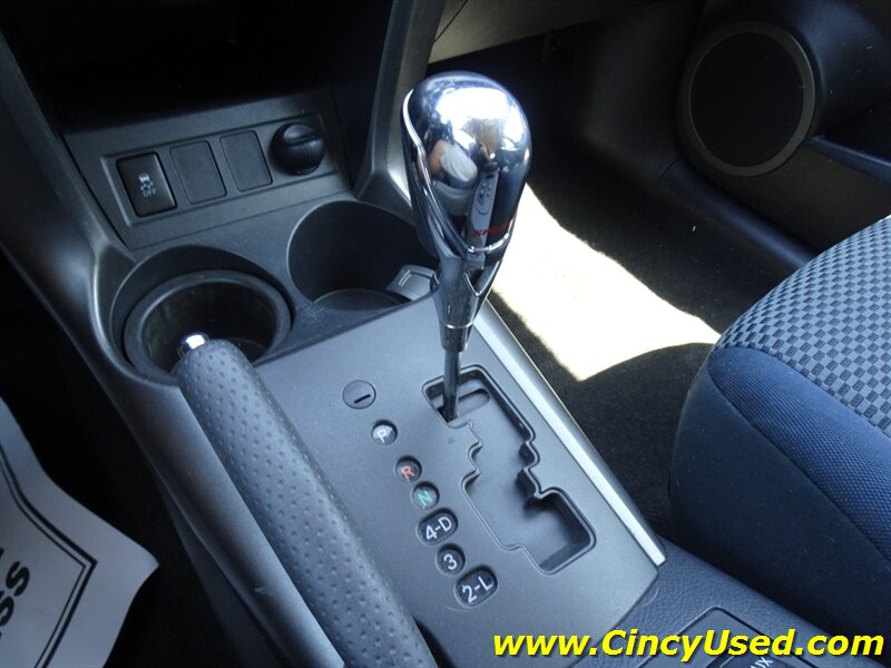 2009 Toyota RAV4 Sport - Photo 17 - Cincinnati, OH 45255