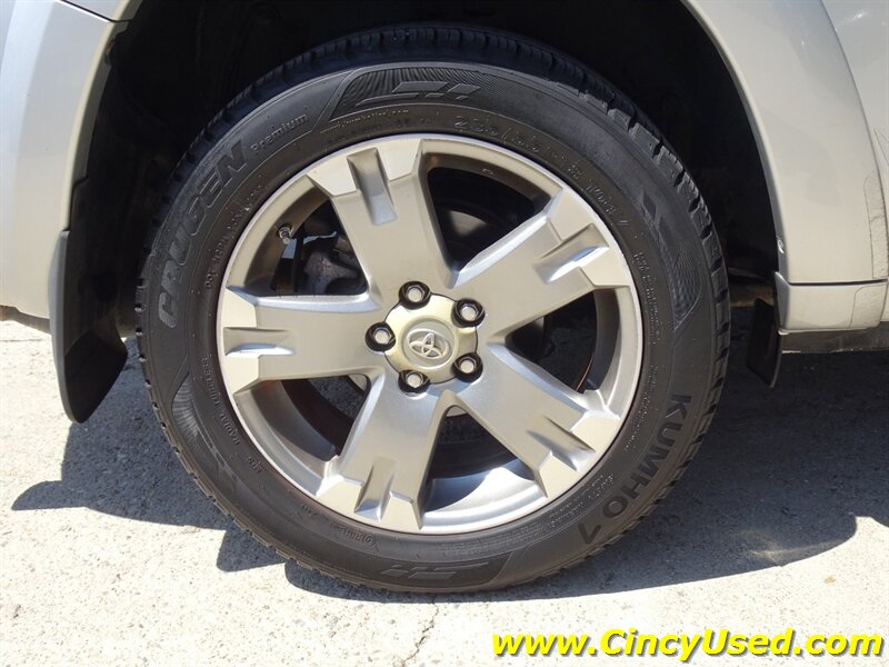 2009 Toyota RAV4 Sport - Photo 34 - Cincinnati, OH 45255