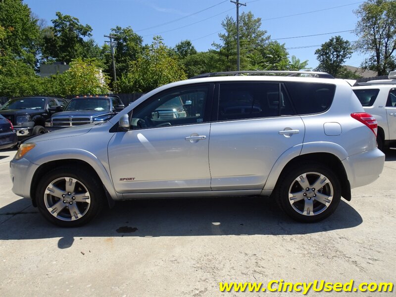 2009 Toyota RAV4 Sport - Photo 9 - Cincinnati, OH 45255