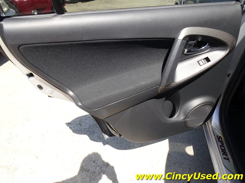 2009 Toyota RAV4 Sport - Photo 26 - Cincinnati, OH 45255