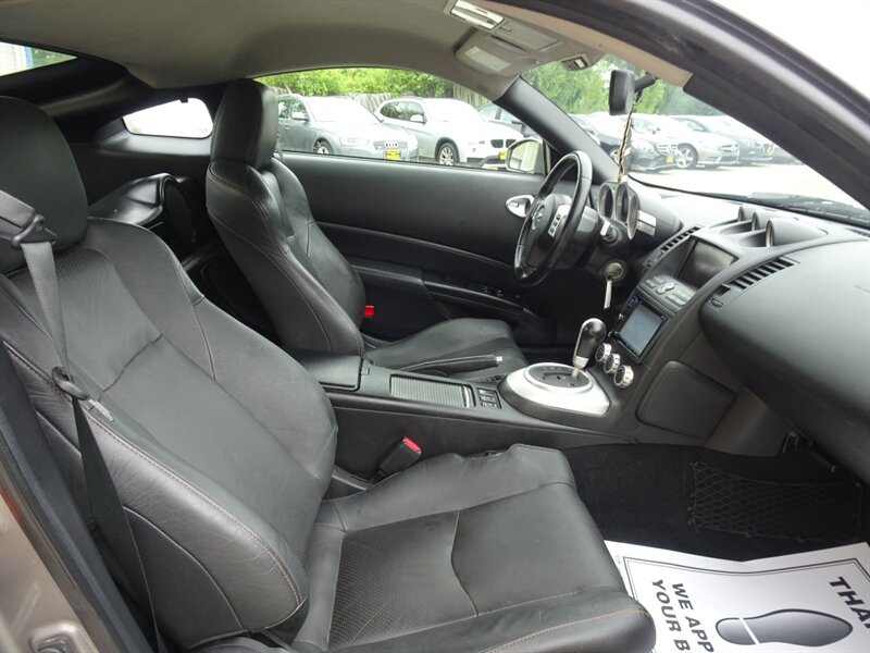 2008 Nissan 350Z Touring  RWD - Photo 9 - Cincinnati, OH 45255