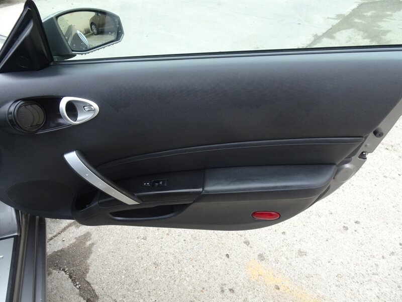 2008 Nissan 350Z Touring  RWD - Photo 20 - Cincinnati, OH 45255