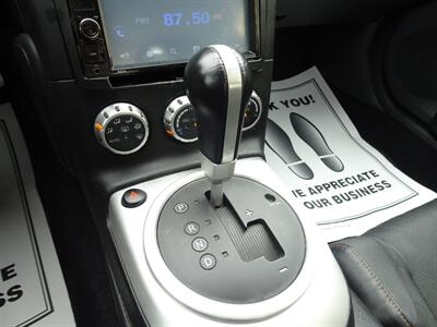 2008 Nissan 350Z Touring  RWD - Photo 12 - Cincinnati, OH 45255