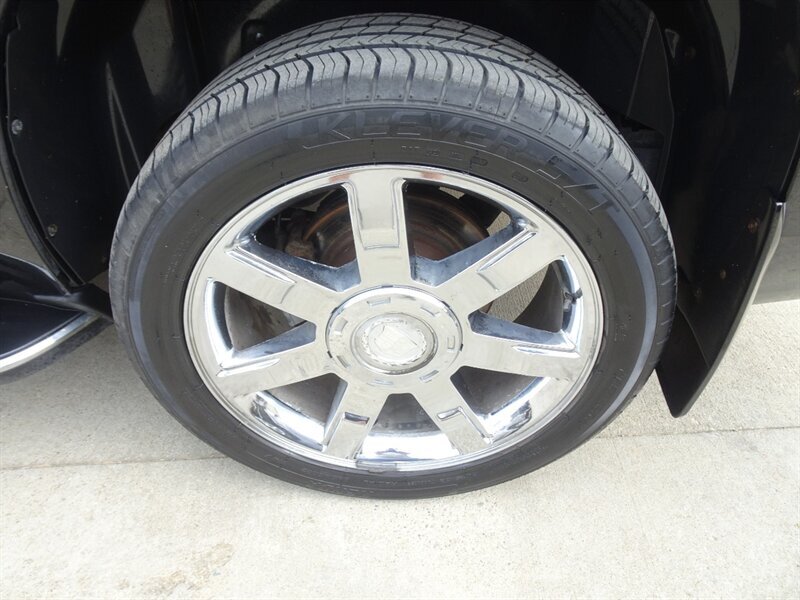 2008 Cadillac Escalade   - Photo 30 - Cincinnati, OH 45255