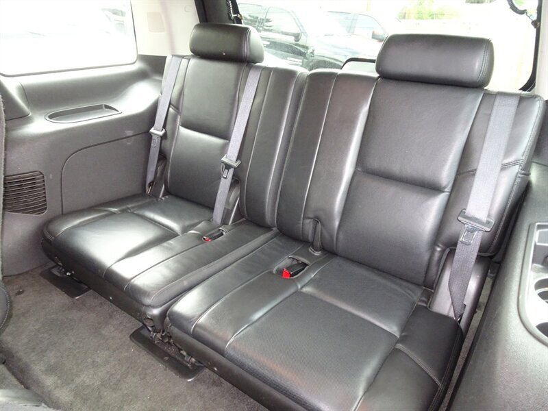 2008 Cadillac Escalade   - Photo 10 - Cincinnati, OH 45255