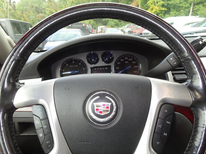 2008 Cadillac Escalade   - Photo 16 - Cincinnati, OH 45255