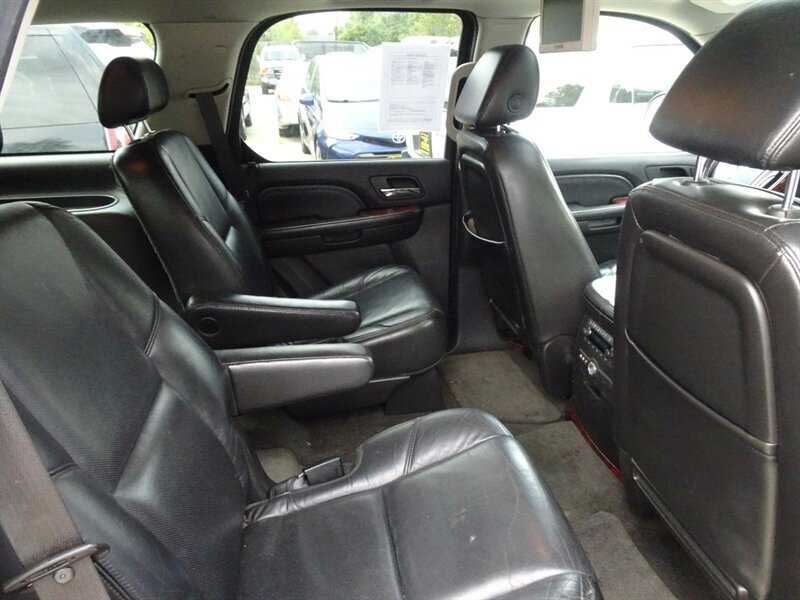 2008 Cadillac Escalade   - Photo 9 - Cincinnati, OH 45255