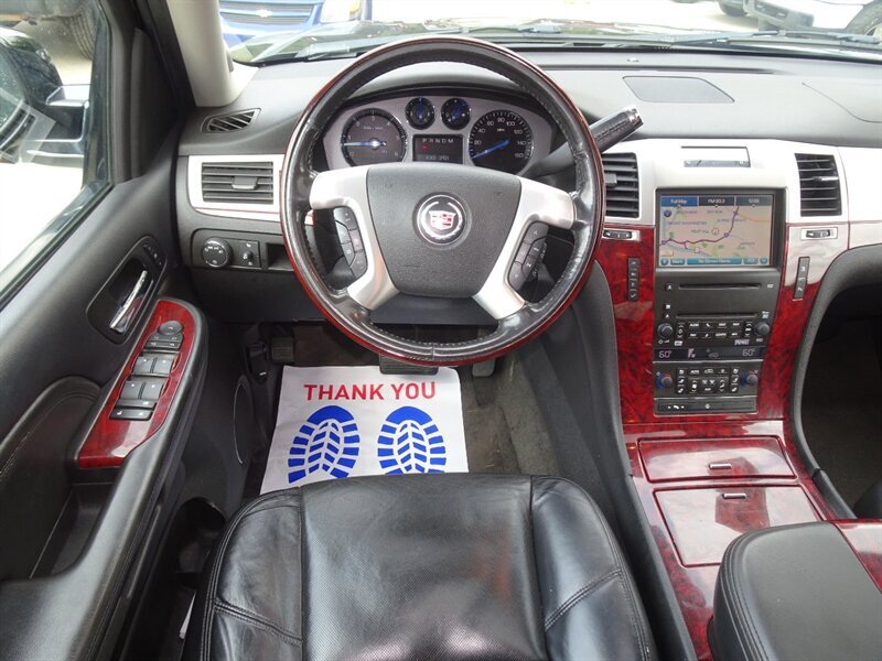 2008 Cadillac Escalade   - Photo 11 - Cincinnati, OH 45255