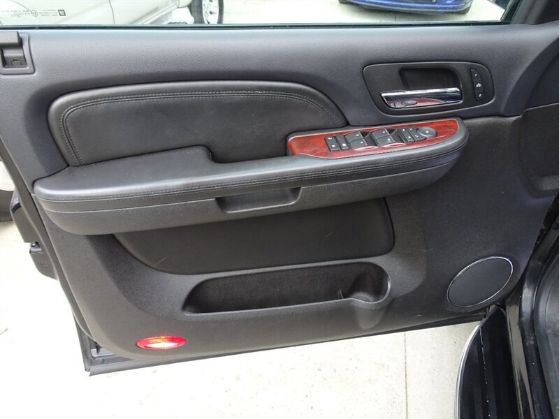 2008 Cadillac Escalade   - Photo 25 - Cincinnati, OH 45255