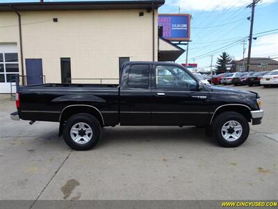 1997 Toyota T100 SR5   - Photo 3 - Cincinnati, OH 45255