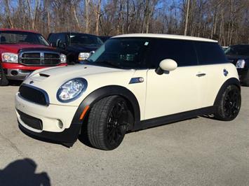 2010 MINI Cooper S   - Photo 11 - Cincinnati, OH 45255