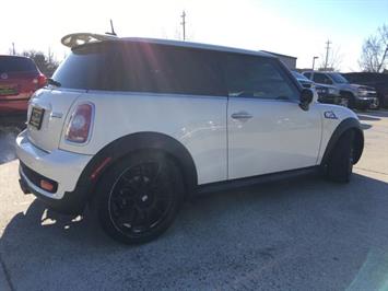 2010 MINI Cooper S   - Photo 12 - Cincinnati, OH 45255