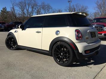 2010 MINI Cooper S   - Photo 4 - Cincinnati, OH 45255