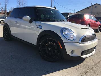 2010 MINI Cooper S   - Photo 10 - Cincinnati, OH 45255