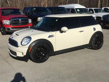 2010 MINI Cooper S   - Photo 3 - Cincinnati, OH 45255