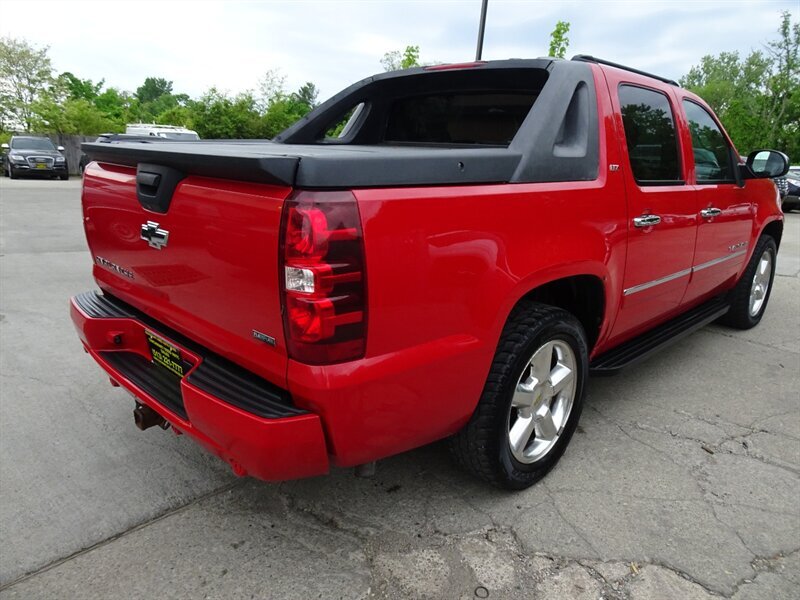 2010 Chevrolet Avalanche LTZ for sale in Cincinnati, OH 5.3L V8 4X4